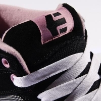 Обувь женская Etnies Rvm Black/Pink/White артикул 7374b.